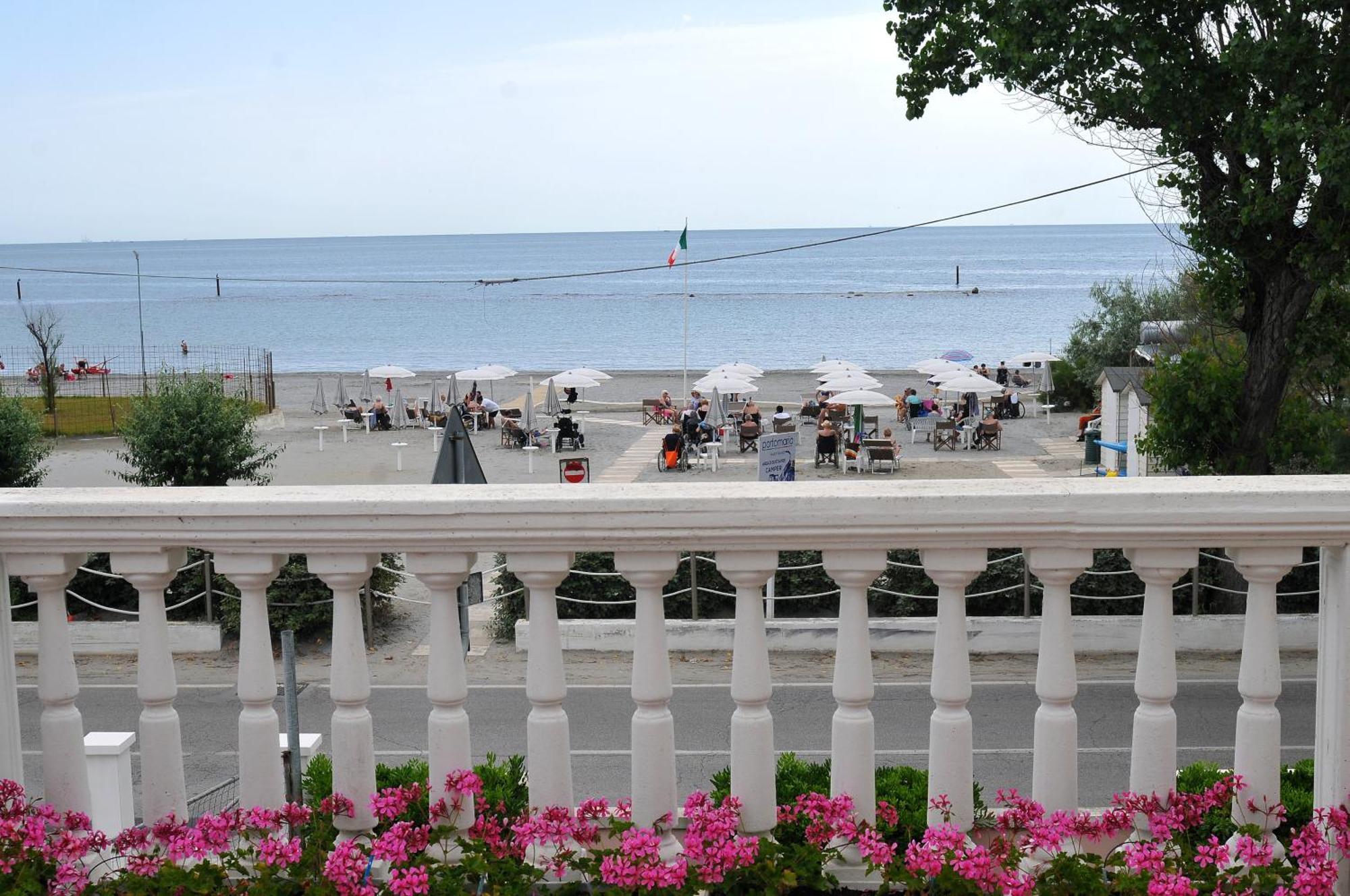 Hotel Stella - Casa Per Ferie Bellaria-Igea Marina Zewnętrze zdjęcie