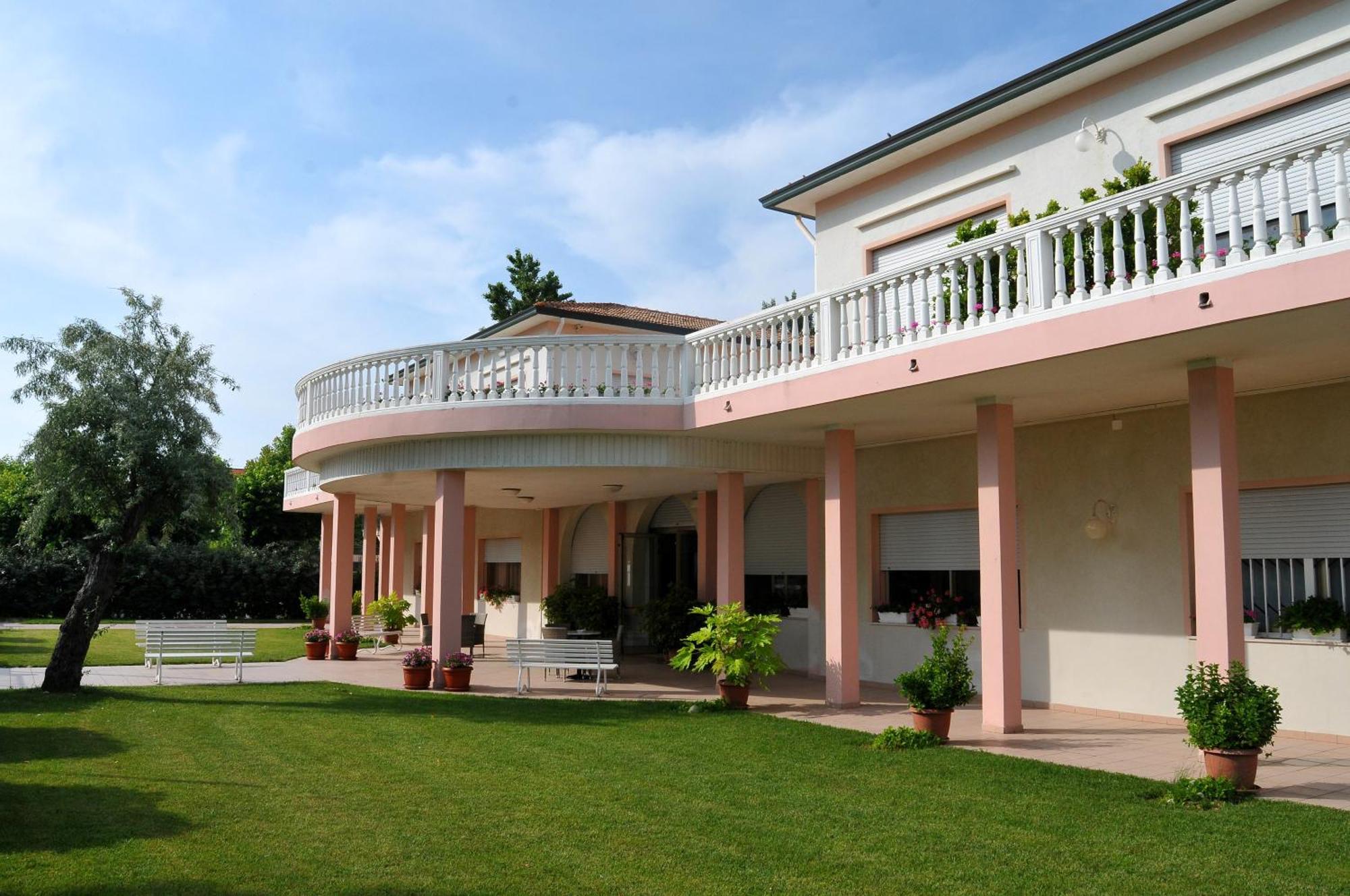 Hotel Stella - Casa Per Ferie Bellaria-Igea Marina Zewnętrze zdjęcie
