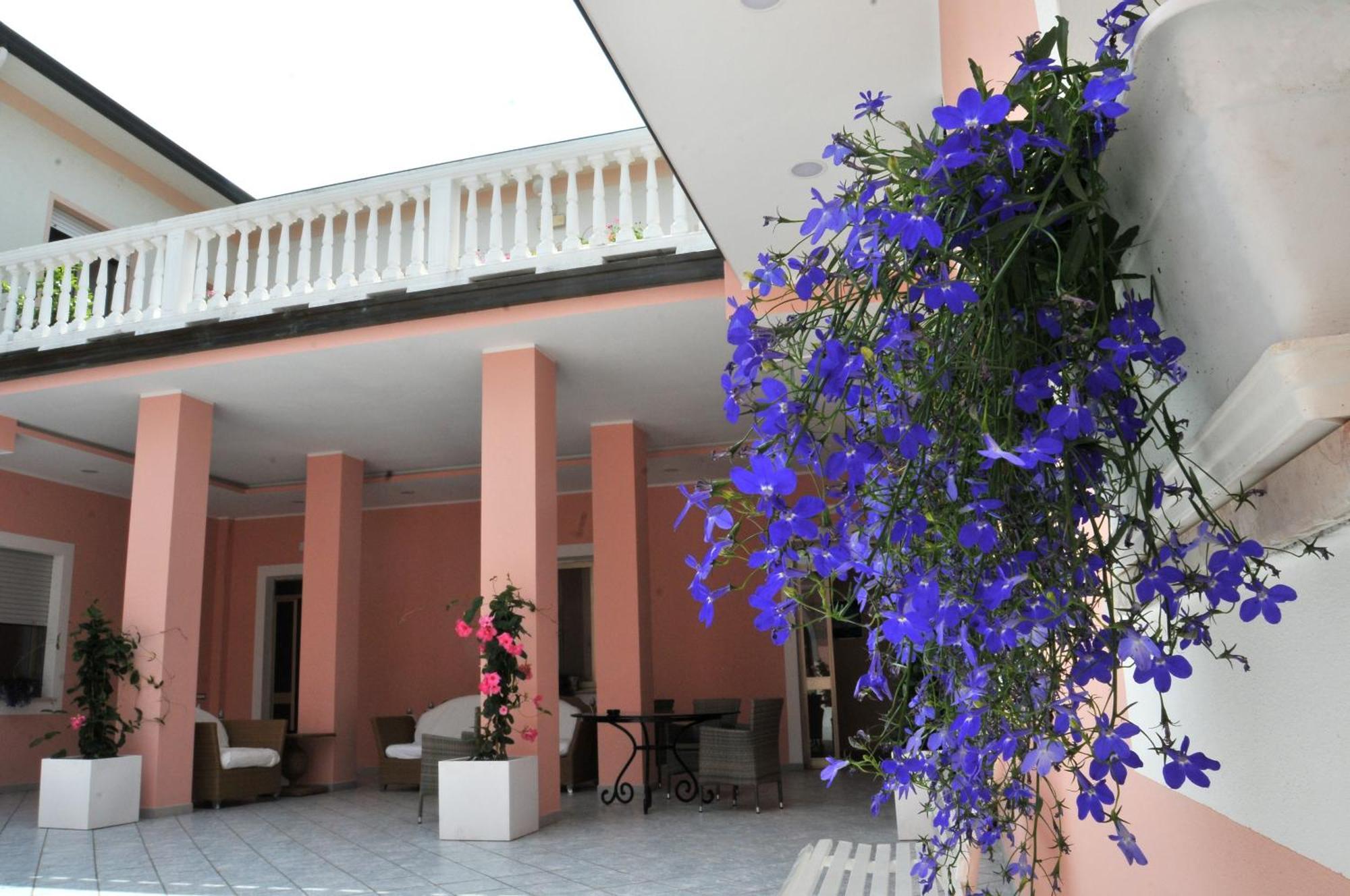 Hotel Stella - Casa Per Ferie Bellaria-Igea Marina Zewnętrze zdjęcie